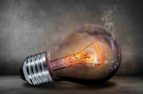 Quelle est la différence entre une ampoule LED et halogène ?