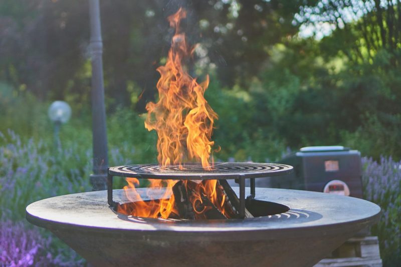 Pourquoi barbecue s'écrit-il de deux manières différentes ?