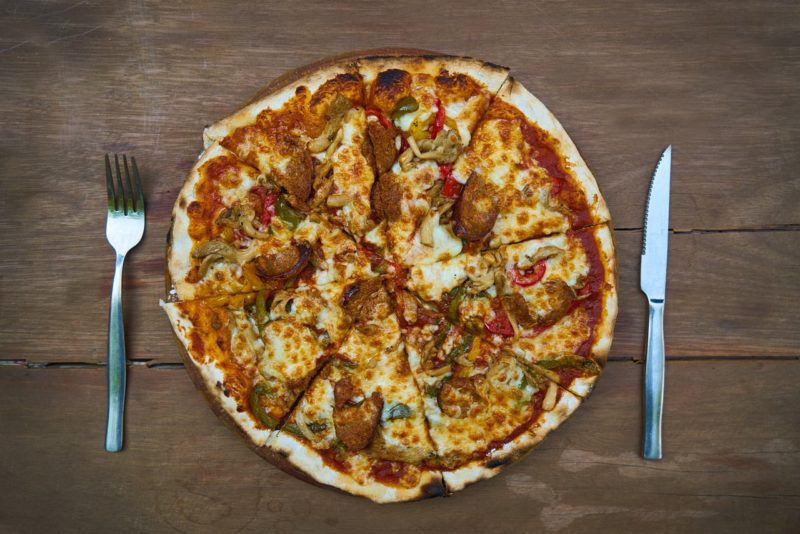 Comment manger une pizza surgelée ?